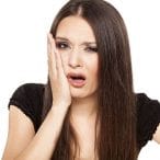 آیا براکت ارتودنسی درد ایجاد میکند؟ 1 براکت ارتودنسی
